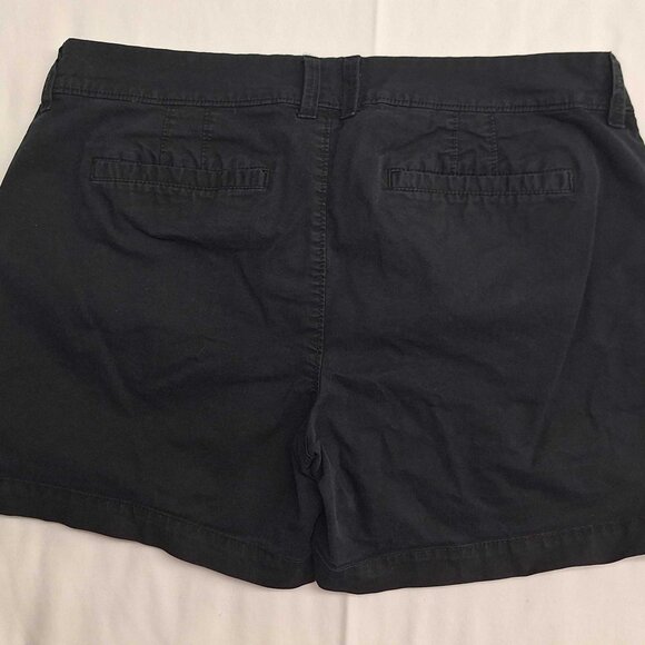 Old Navy Women’s Black Khaki Shorts Size 10 Classic Casual Summer Style - Picture 1 of 4